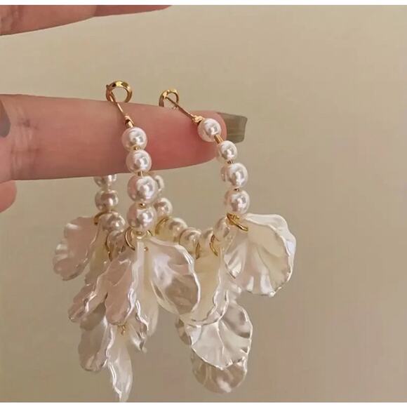 Vintage Unique Flower Petal Pendant Hoop Earrings Pearl Design - Picture 5 of 5